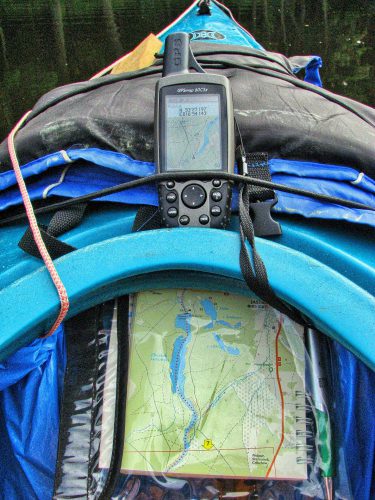 GPS Geraet am Rucksack