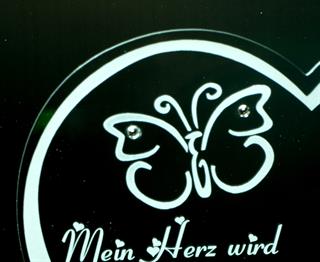 muttertag-herz-acrylplatte-beste-mama-herz-hergest-mit-swarovski-kristall-2046133-1.jpg