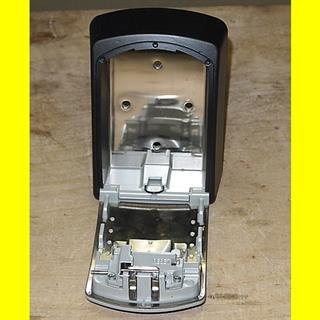 rene-dd/pd/master-lock-schluesselbox-gross-mit-4-stelliger-zahlenkombination-ml5403-2162443-3.jpg